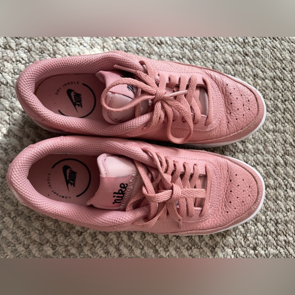 Pink Nikes!🎀💕 - Picture 4 of 6